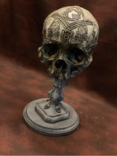 Load image into Gallery viewer, Masonic - Skull Stand