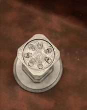 Load image into Gallery viewer, Masonic - Skull Stand