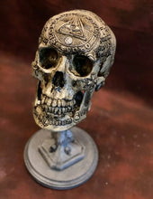 Load image into Gallery viewer, Masonic - Skull Stand